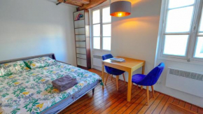 Romantic studio at quartier latin